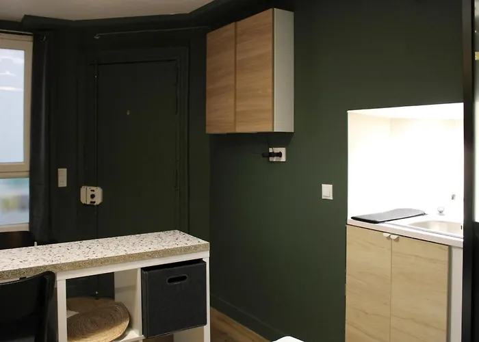 2 Steps From The Musee Grevin דירה פריז