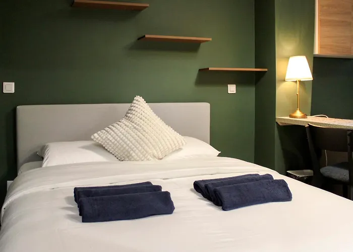 2 Steps From The Musee Grevin דירה פריז